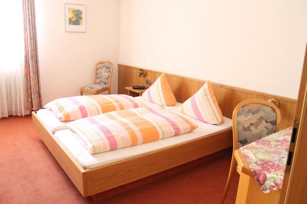 Gasthof Kreuz Hotel Heitersheim Habitación foto